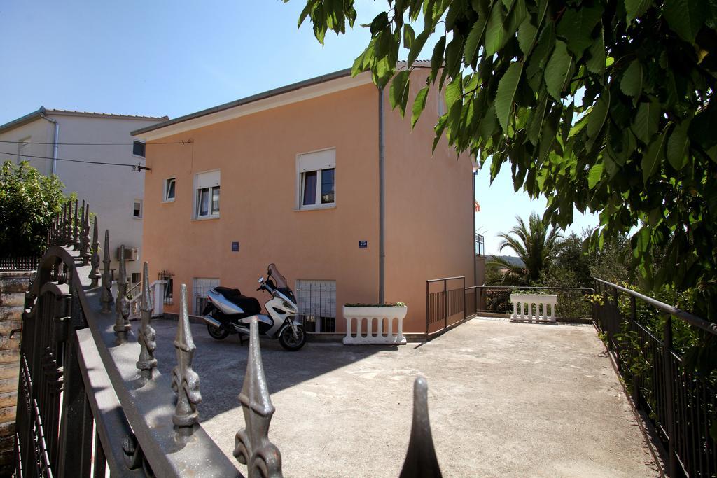 Apartments Jasmin Trogir Eksteriør bilde