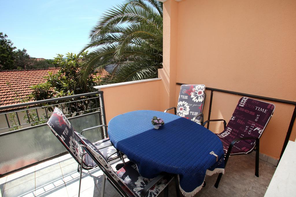 Apartments Jasmin Trogir Eksteriør bilde