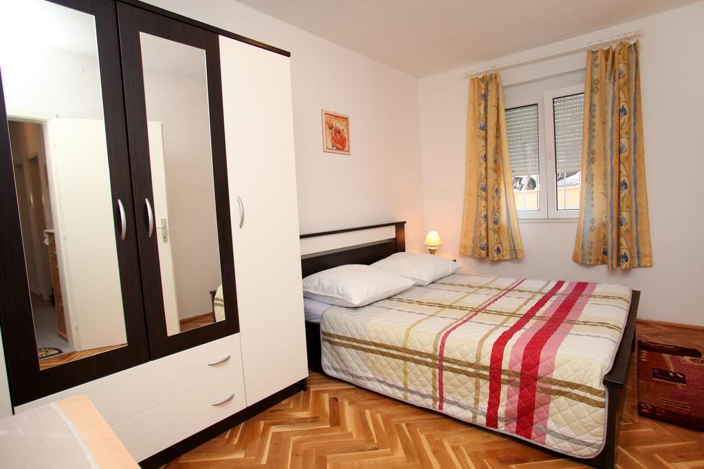 Apartments Jasmin Trogir Eksteriør bilde