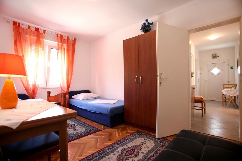 Apartments Jasmin Trogir Eksteriør bilde