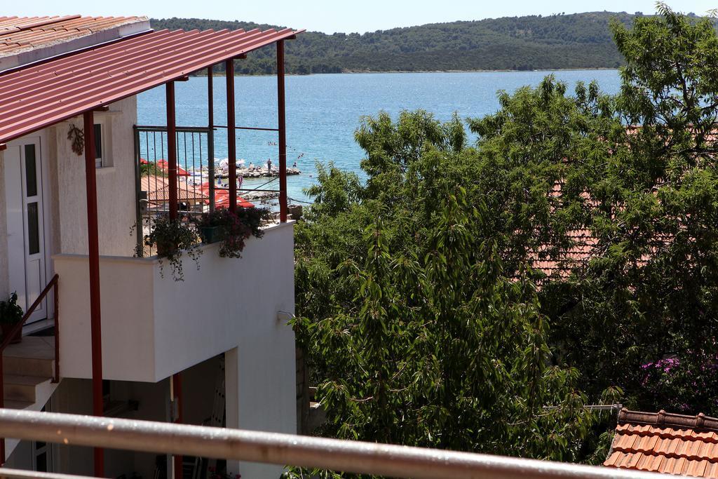 Apartments Jasmin Trogir Eksteriør bilde