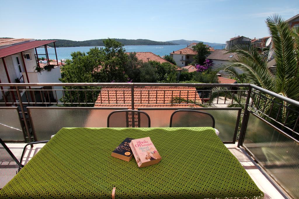 Apartments Jasmin Trogir Eksteriør bilde